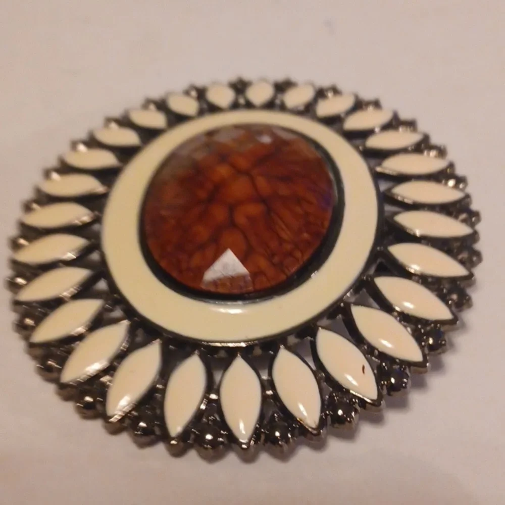 TRIBAL STYLE MONEY CLIP ENAMELED, OUTSTANDING COLORS, NWOT